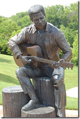 Estatua de Otis en el parque Gateway de Macon, su ciudad natal