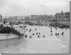 Tropas canadienses desembarcan en Normandía