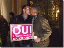 besos-homofobia-ciudades-francia-apoyo-matrimonio_2_1465230